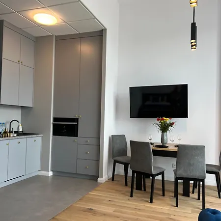 Fuchs ワルシャワ